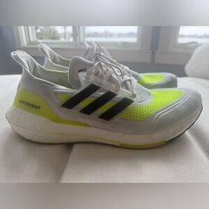 Men’s Adidas Ultraboost 21 athletic shoes. Size 11. Excellent condition.